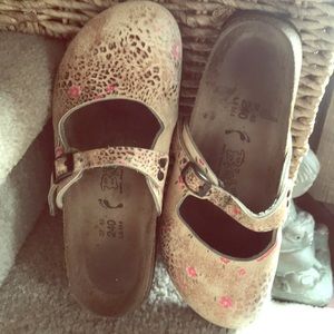 Birkis soft foot bed clogs